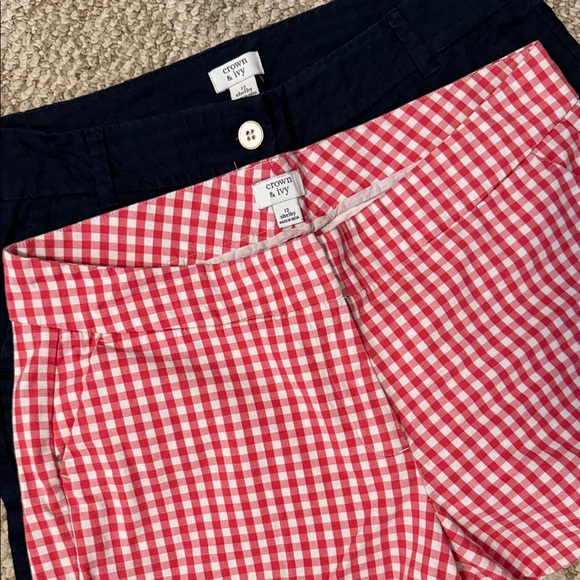 Lot of 2 Pair of Crown & Ivy Women's Shorts - Picture 1 of 3
